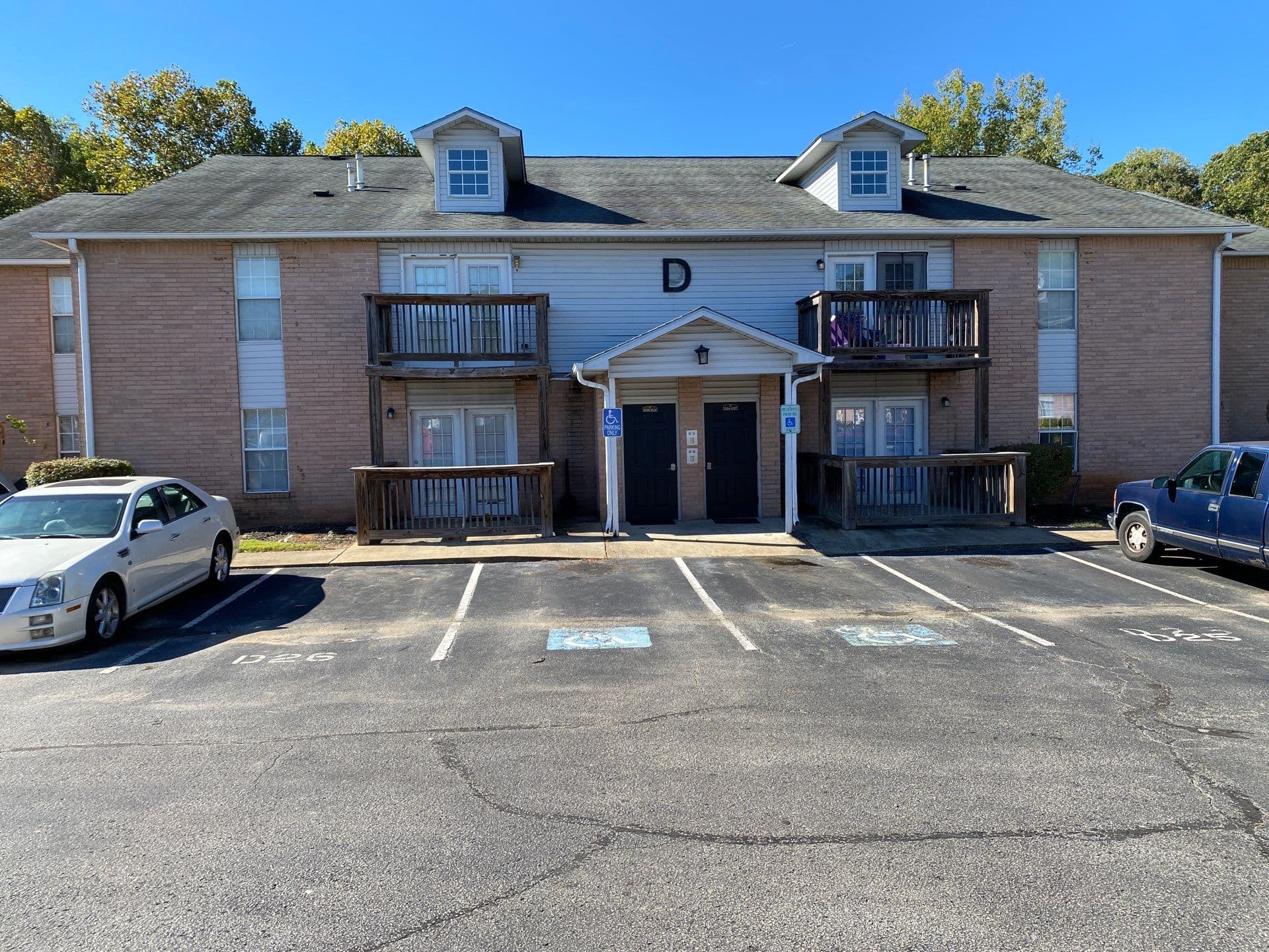Apartments for rent in Jackson TN — 1985 Campbell St